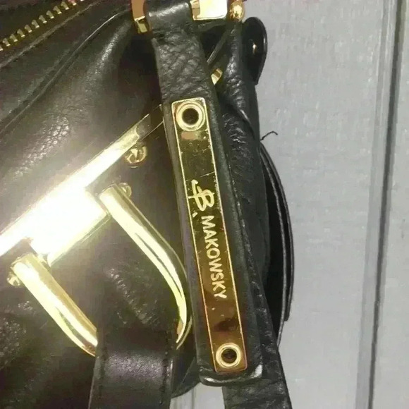 B. Makowsky Black Shoulder Bag Gold Hardwa… - Picture 5 of 8